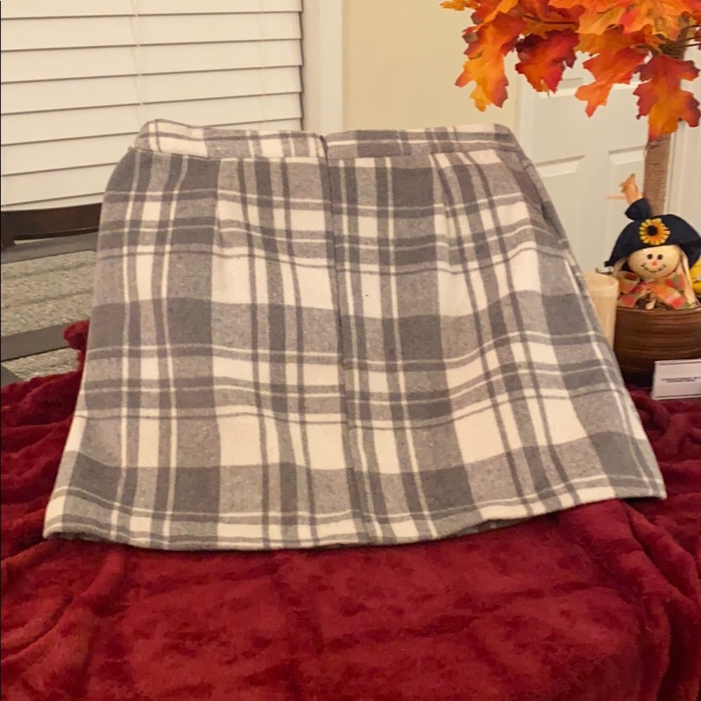 Skirt - Picture 2 of 3